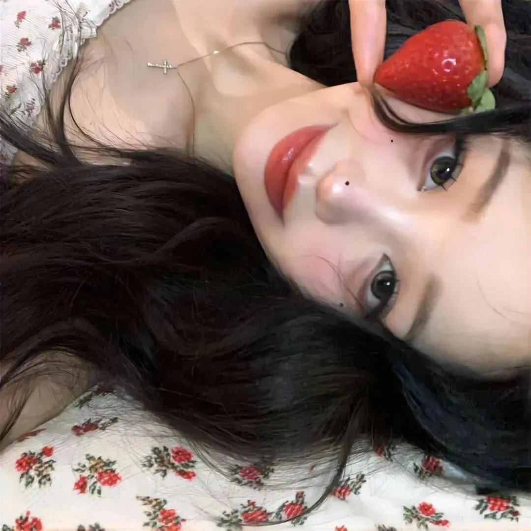 绿衣女子